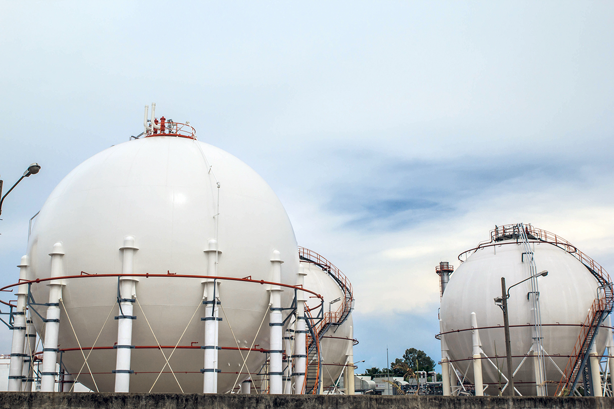 El sensor de nivel radar VEGAPULS 64 demuestra su eficacia en la cadena de proceso de GNL/GLP